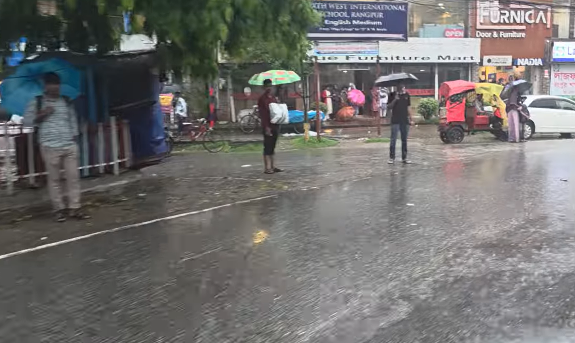 গত ২৪ ঘন্টায় বাংলাদেশের দেশের সর্বোচ্চ বৃষ্টিপাত রেকর্ড করা হয় রংপুরে যা  ১২৭ মিলিমিটার!
